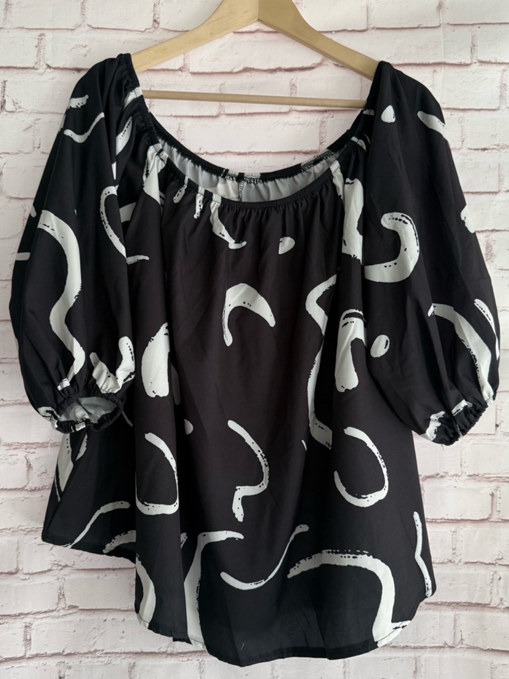 Black & White‎ Off-Shoulder Blouse and Shorts Set